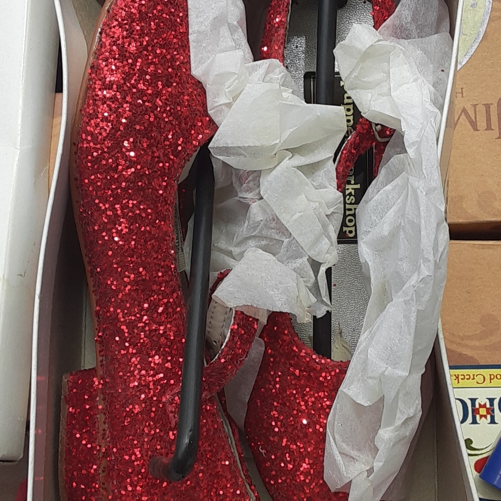 Dorothy red glitter shoes